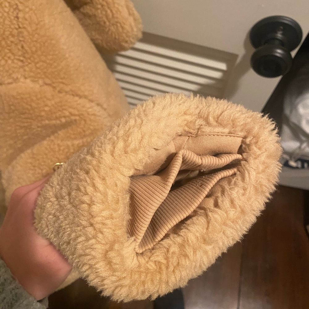 ALO Yoga Camel Sherpa Snow Angel Puffer Jacket - Picture 8 of 8